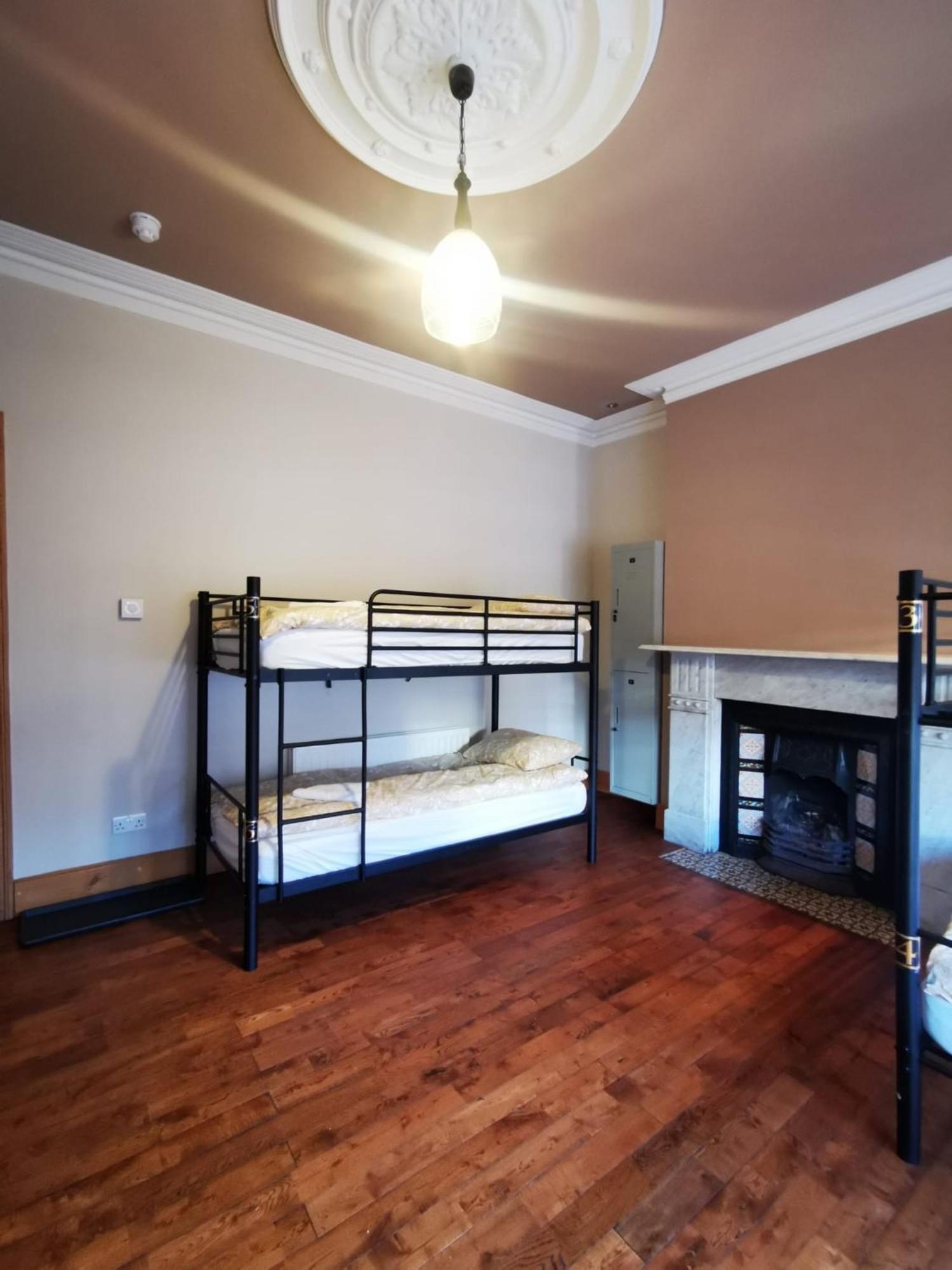 בלפסט Gr8 Hostel At The Mount מראה חיצוני תמונה
