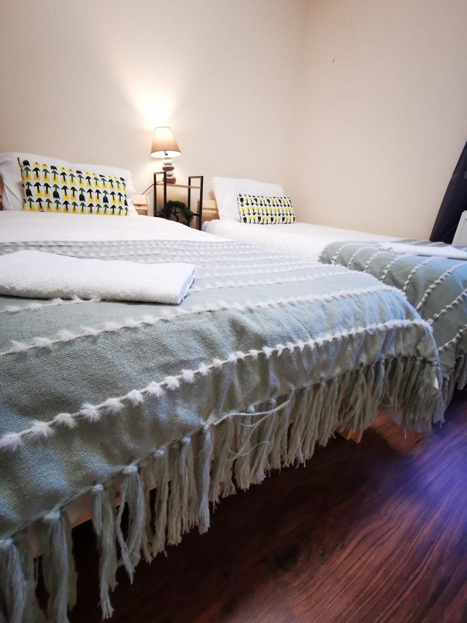 בלפסט Gr8 Hostel At The Mount מראה חיצוני תמונה